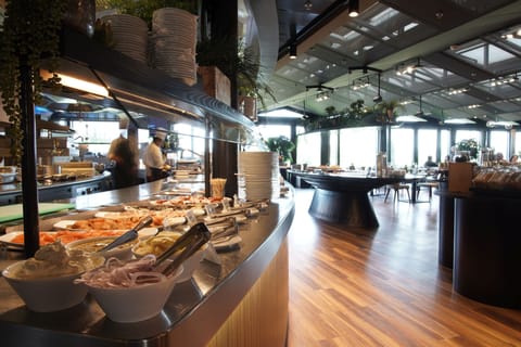 Daily buffet breakfast for a fee