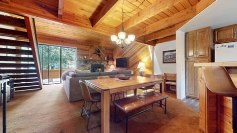 Condo, 2 Bedrooms | Interior