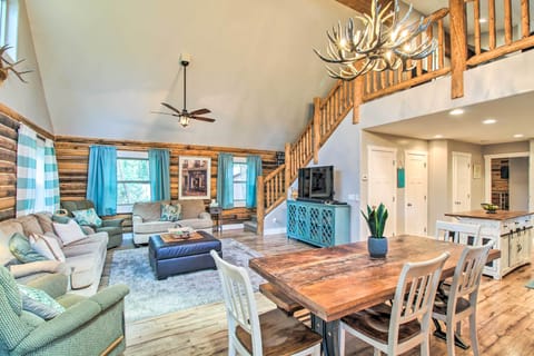 Lakeside Vacation Rental | 3BR | 2.5BA | 1,946 Sq Ft | Stairs Required