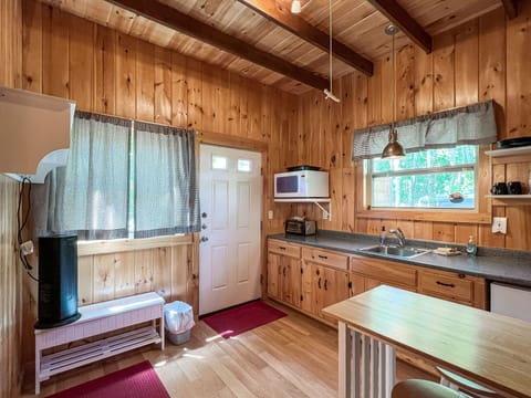 This building can be rented for an additional $125/nt