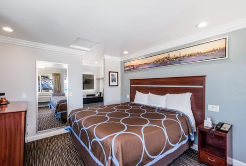 Superior Room, 1 King Bed | Premium bedding, desk, iron/ironing board, free WiFi