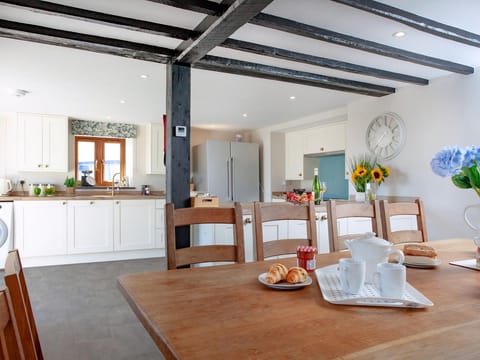 Kitchen/diner | Four Seasons Cottage, Torrington