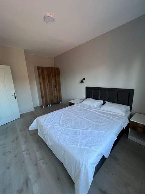 1 bedroom, desk, individually furnished, bed sheets