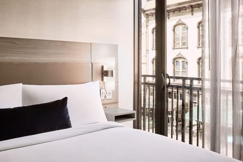 Room, 1 King Bed, Balcony | Pillowtop beds, in-room safe, desk, laptop workspace