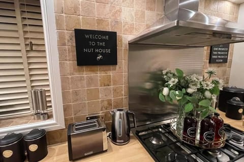 KITCHEN WITH ALL AMENITIES PROVIDED, ALL UTESILS & CROCKERY, 6 RING GAS COVER