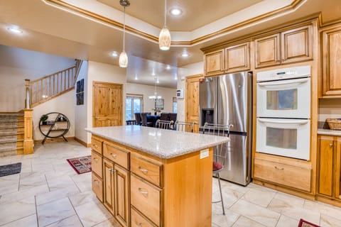 Double oven built in for your your cooking convenience.