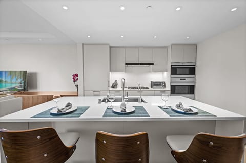 Wine and dine at Park Lane - Wine and dine at Park Lane