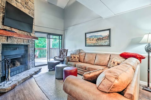 Gatlinburg Vacation Rental | 3BR | 3BA | Stairs Required | 1,406 Sq Ft