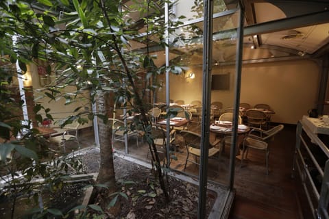 Lunch and dinner served, French cuisine