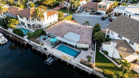 Excellent views next to Intracoastal waterway