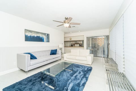 Excellent media room for movies with sea views