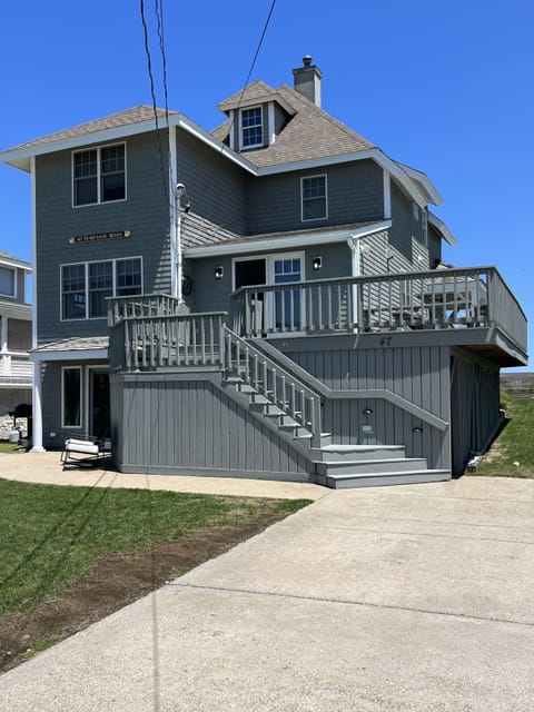 Outside of 47 Surfside