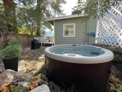 Relax in style with our backyard hot tub and comfortable back yard. This hot tub is only for your reservation once you book. No one else will be using the hot tub 
