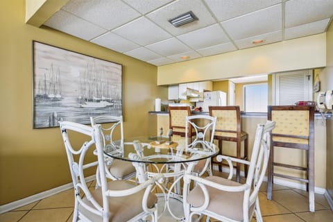 Dining Area with Gulf Views
