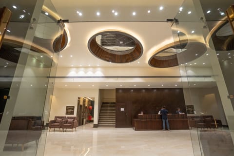 Lobby lounge