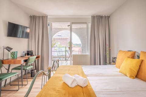 Comfort Double Room | Desk, laptop workspace, free WiFi, bed sheets