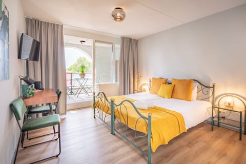 Comfort Double Room | Desk, laptop workspace, free WiFi, bed sheets