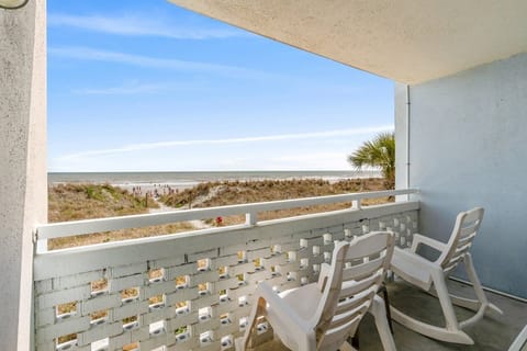 Direct oceanfront—your balcony is basically the shoreline’s front row.