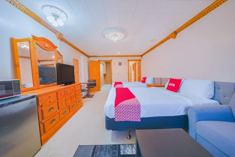 Room, 2 Queen Beds | Free WiFi, bed sheets