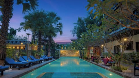 Outdoor pool, sun loungers