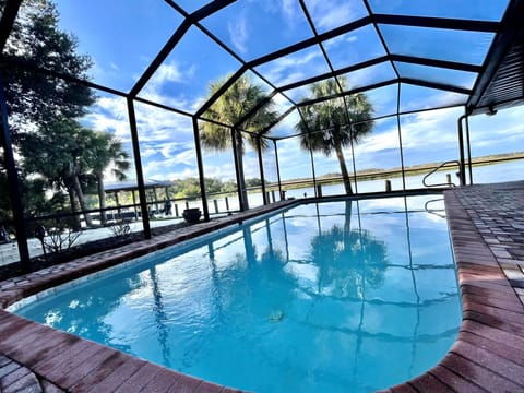 6900 S. Pinebranch Pt. Saltwater pool