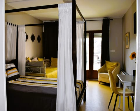 Comfort Triple Room | Individually decorated, individually furnished, free WiFi, bed sheets