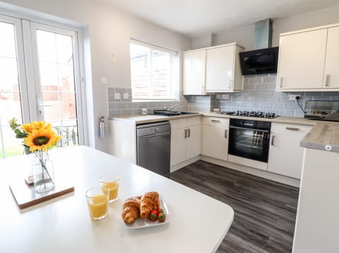 Fridge, dishwasher, electric kettle, toaster