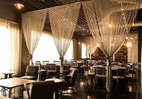 Breakfast, lunch, dinner served; American cuisine 