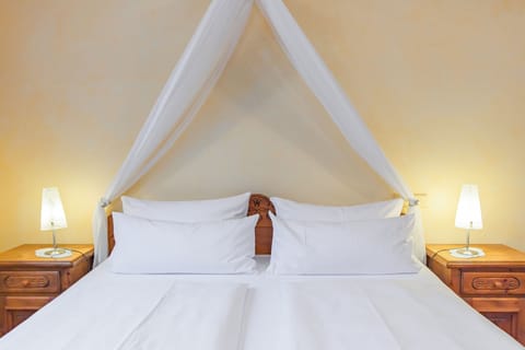 Double Room, City View | Individually decorated, individually furnished, soundproofing, free WiFi