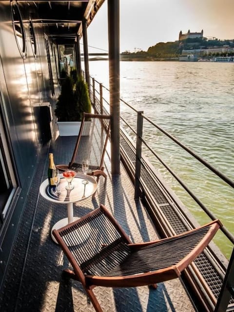 Classic Room | Balcony