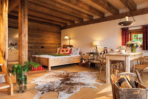 Comfort Chalet | In-room safe, free WiFi, bed sheets