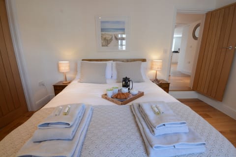 2 bedrooms, individually decorated, individually furnished, free WiFi