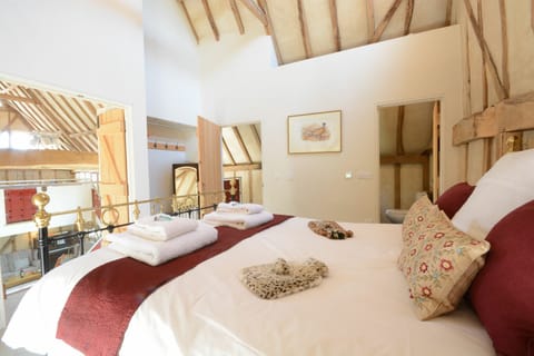 3 bedrooms, individually decorated, individually furnished, free WiFi