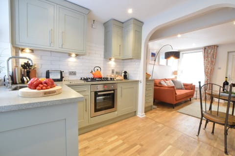 Fridge, dishwasher, cookware/dishes/utensils