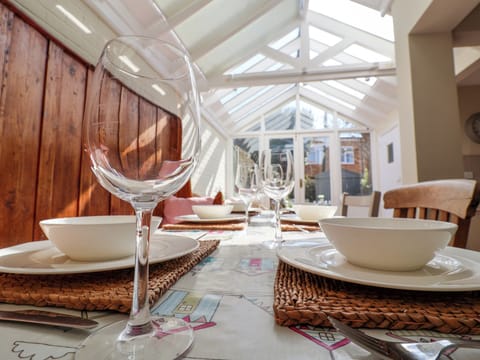 Cottage | Dining