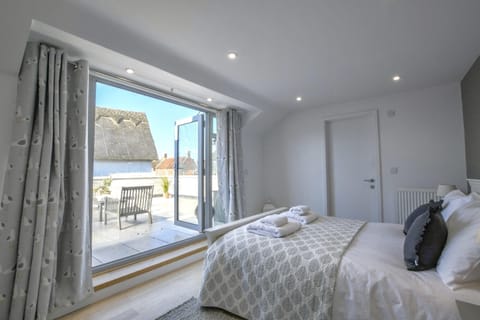 3 bedrooms, individually decorated, individually furnished, free WiFi