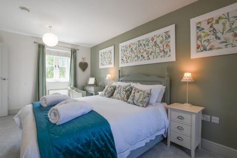 2 bedrooms, individually decorated, individually furnished, free WiFi