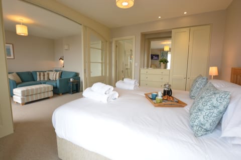 4 bedrooms, individually decorated, individually furnished, free WiFi