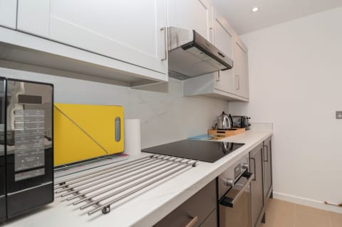 Cottage | Private kitchen | Cookware/dishes/utensils