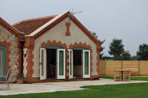 Cottage | Outdoor dining