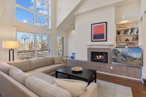 Blue Mesa 4 - Living Area - Vivid Vacation Rentals Telluride