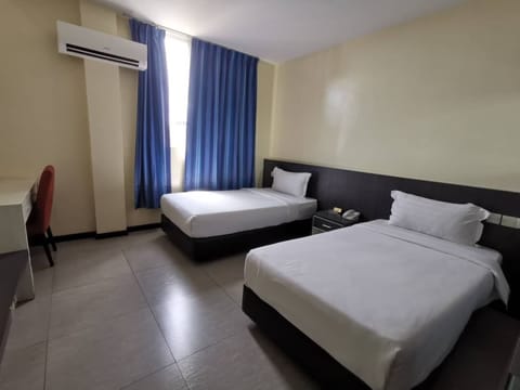 Superior Twin Room | In-room safe, iron/ironing board, rollaway beds, free WiFi