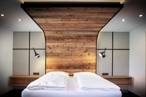 Family Room | Egyptian cotton sheets, premium bedding, in-room safe