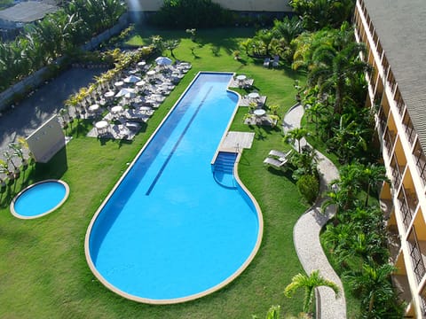 Outdoor pool, pool umbrellas, sun loungers