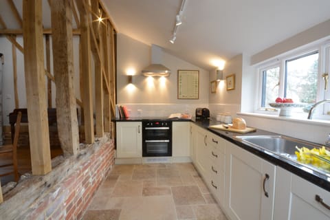 Fridge, cookware/dishes/utensils