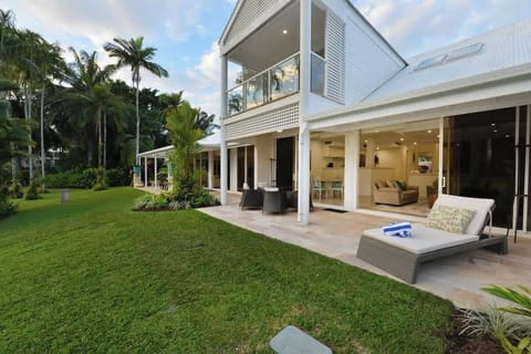 Make the most of the peaceful and private position as you relax alfresco overlooking the vast manicured grounds