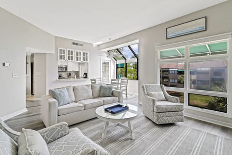 7484 Anchorage | Living Room