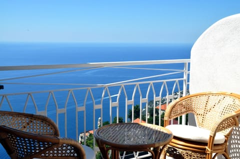 Standard Triple Room | Desk, free WiFi, bed sheets