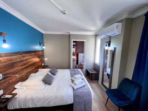 Comfort Double Room, 1 Queen Bed | Premium bedding, desk, laptop workspace, WiFi (free)
