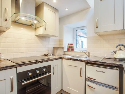 Kitchen | The Old Barn - Blinkbonny Cottages, Auchtermuchty
